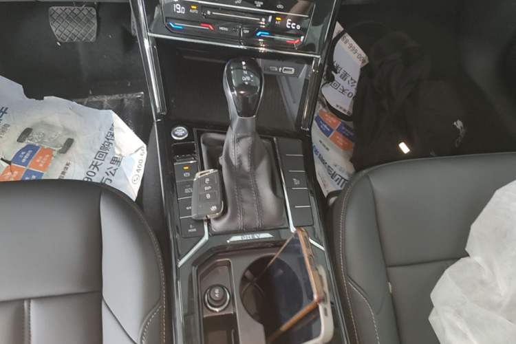 Used Volkswagen Passat New Energy 2025 430 PHEV Hybrid Business Edition Gear Lever