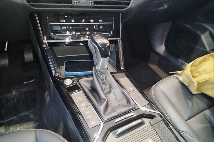 Used Volkswagen Passat New Energy 2025 430 PHEV Hybrid Business Edition Gear Lever