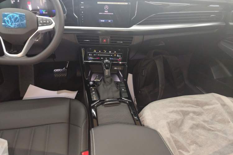 Used Volkswagen Passat New Energy 2025 430 PHEV Hybrid Business Edition Gear Lever