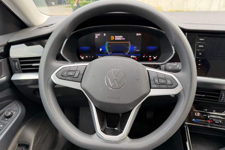 Used Volkswagen Passat New Energy 2025 430 PHEV Hybrid Business Edition Instrument Cluster