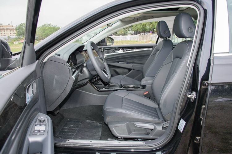 Used Volkswagen Passat New Energy 2025 430 PHEV Hybrid Business Edition Interior 2