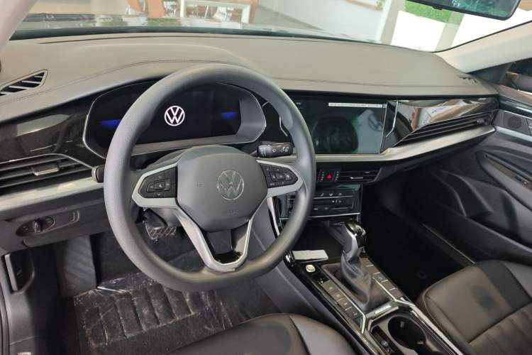 Used Volkswagen Passat New Energy 2025 430 PHEV Hybrid Business Edition Interior 2