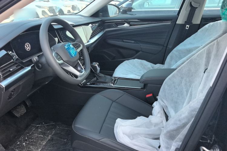 Used Volkswagen Passat New Energy 2025 430 PHEV Hybrid Business Edition Interior 3