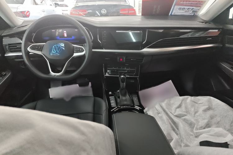 Used Volkswagen Passat New Energy 2025 430 PHEV Hybrid Business Edition Interior 3