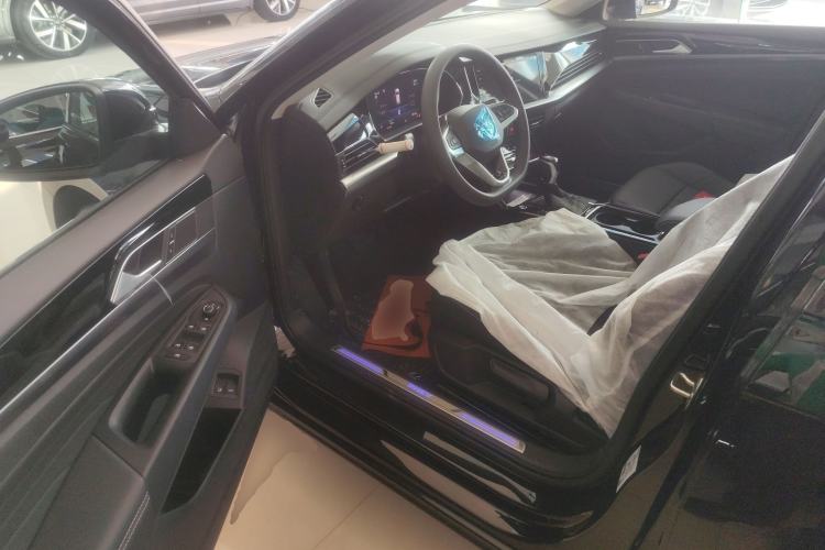 Used Volkswagen Passat New Energy 2025 430 PHEV Hybrid Business Edition Interior 3