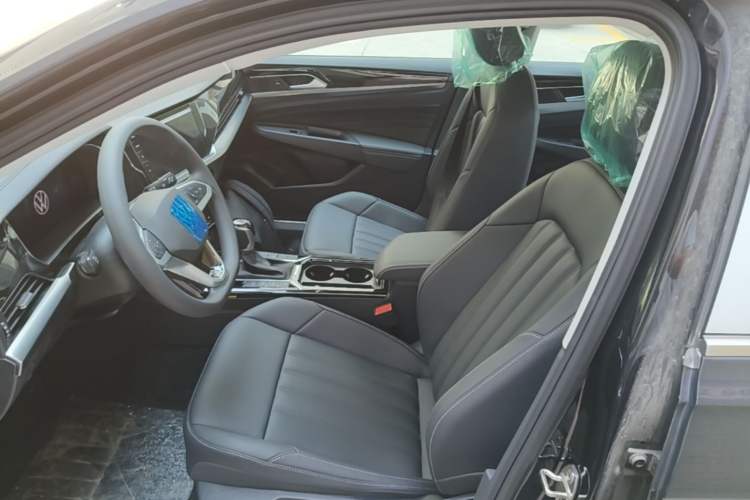Used Volkswagen Passat New Energy 2025 430 PHEV Hybrid Business Edition Left Front Seat