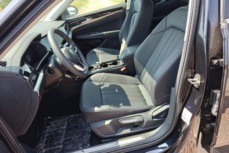 Used Volkswagen Passat New Energy 2025 430 PHEV Hybrid Business Edition Left Front Seat