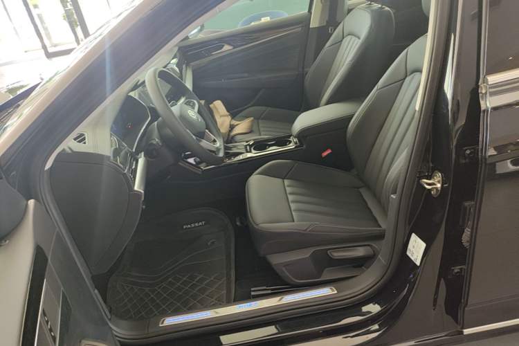Used Volkswagen Passat New Energy 2025 430 PHEV Hybrid Business Edition Left Front Seat