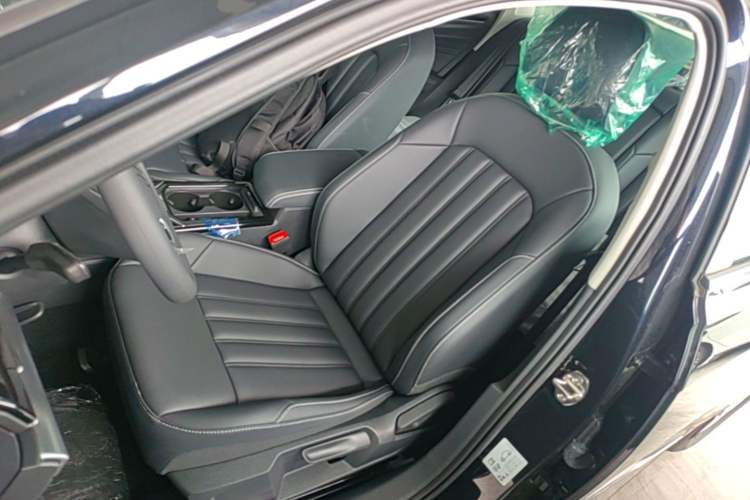 Used Volkswagen Passat New Energy 2025 430 PHEV Hybrid Business Edition Left Front Seat
