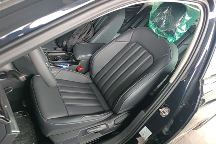 Used Volkswagen Passat New Energy 2025 430 PHEV Hybrid Business Edition Left Front Seat