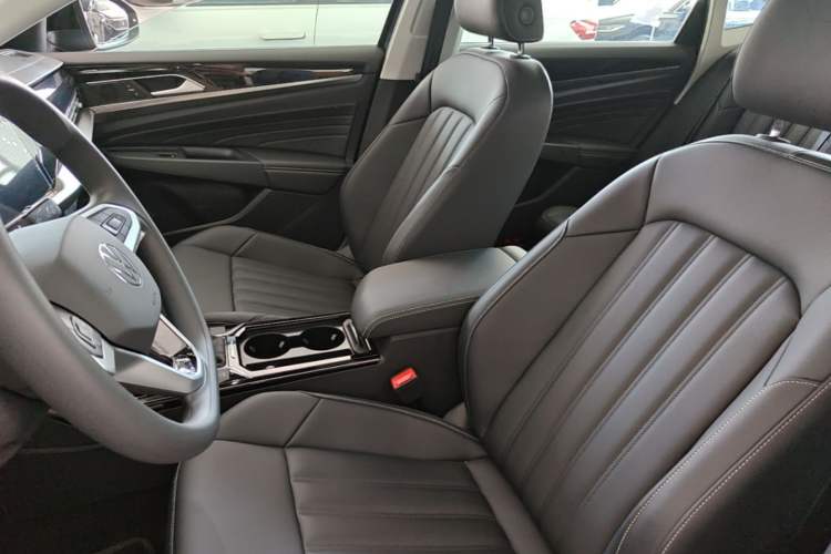 Used Volkswagen Passat New Energy 2025 430 PHEV Hybrid Business Edition Left Front Seat