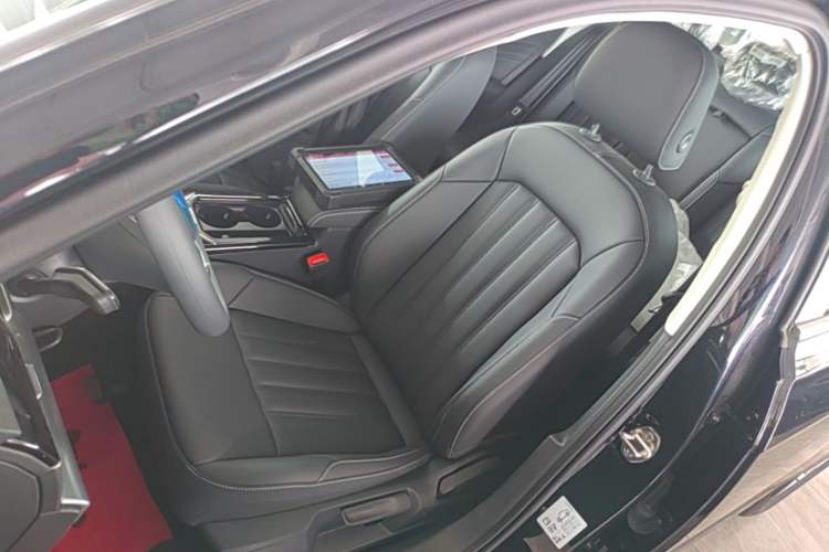 Used Volkswagen Passat New Energy 2025 430 PHEV Hybrid Business Edition Left Front Seat