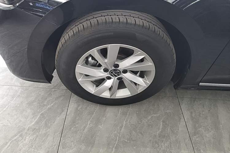 Used Volkswagen Passat New Energy 2025 430 PHEV Hybrid Business Edition Left Front Wheel Hub