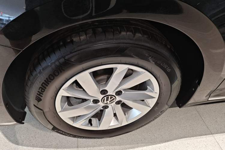 Used Volkswagen Passat New Energy 2025 430 PHEV Hybrid Business Edition Left Front Wheel Hub