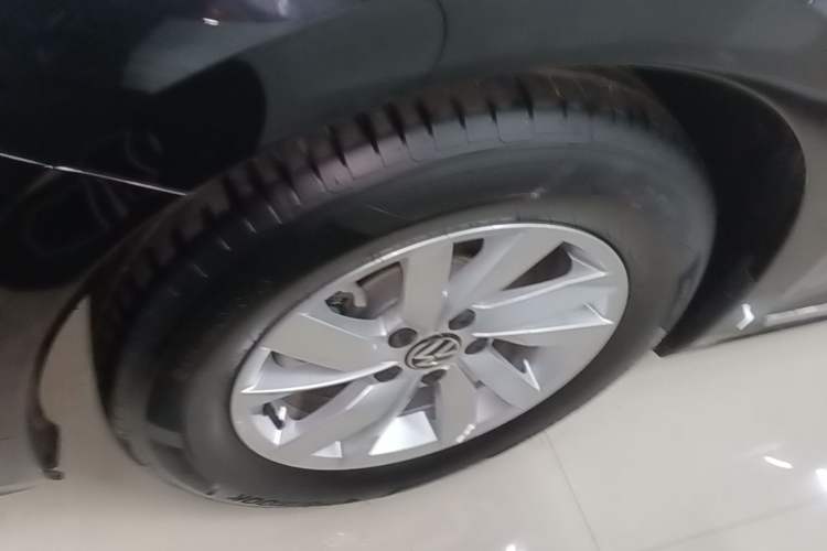 Used Volkswagen Passat New Energy 2025 430 PHEV Hybrid Business Edition Left Front Wheel Hub