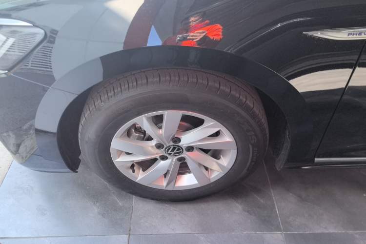 Used Volkswagen Passat New Energy 2025 430 PHEV Hybrid Business Edition Left Front Wheel Hub