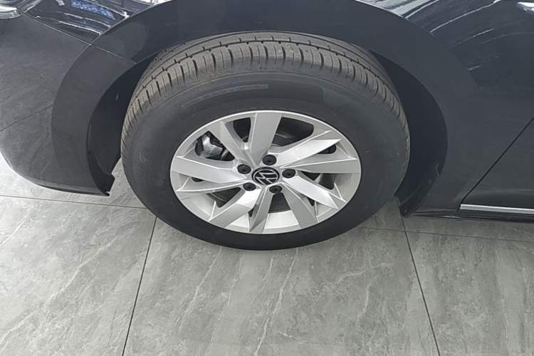 Used Volkswagen Passat New Energy 2025 430 PHEV Hybrid Business Edition Left Front Wheel Hub