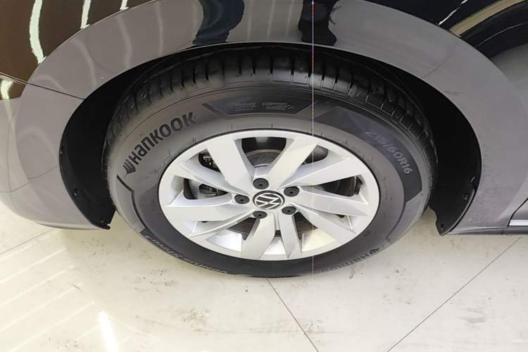 Used Volkswagen Passat New Energy 2025 430 PHEV Hybrid Business Edition Left Front Wheel Hub