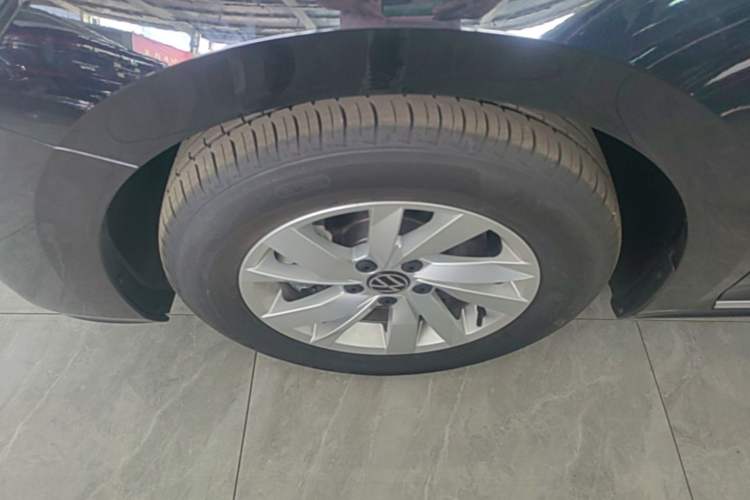 Used Volkswagen Passat New Energy 2025 430 PHEV Hybrid Business Edition Left Front Wheel Hub