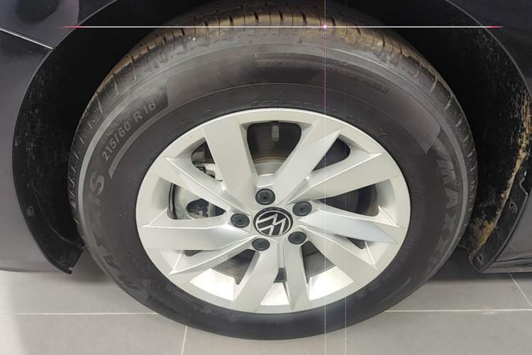 Used Volkswagen Passat New Energy 2025 430 PHEV Hybrid Business Edition Left Front Wheel Hub