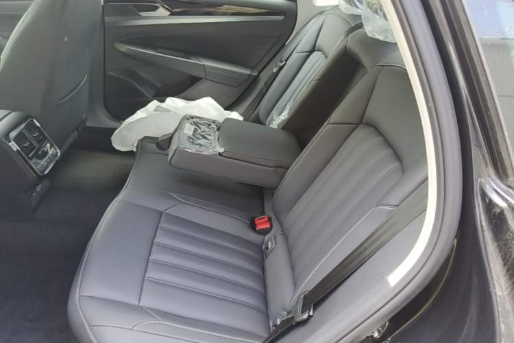 Used Volkswagen Passat New Energy 2025 430 PHEV Hybrid Business Edition Left Rear Seat