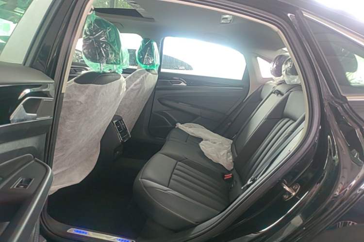 Used Volkswagen Passat New Energy 2025 430 PHEV Hybrid Business Edition Left Rear Seat