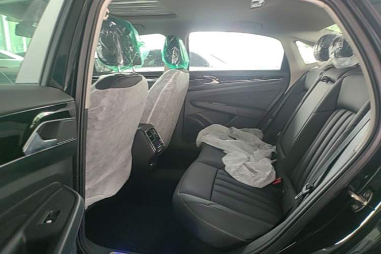 Used Volkswagen Passat New Energy 2025 430 PHEV Hybrid Business Edition Left Rear Seat