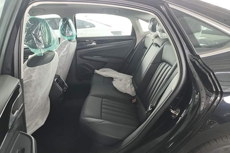 Used Volkswagen Passat New Energy 2025 430 PHEV Hybrid Business Edition Left Rear Seat