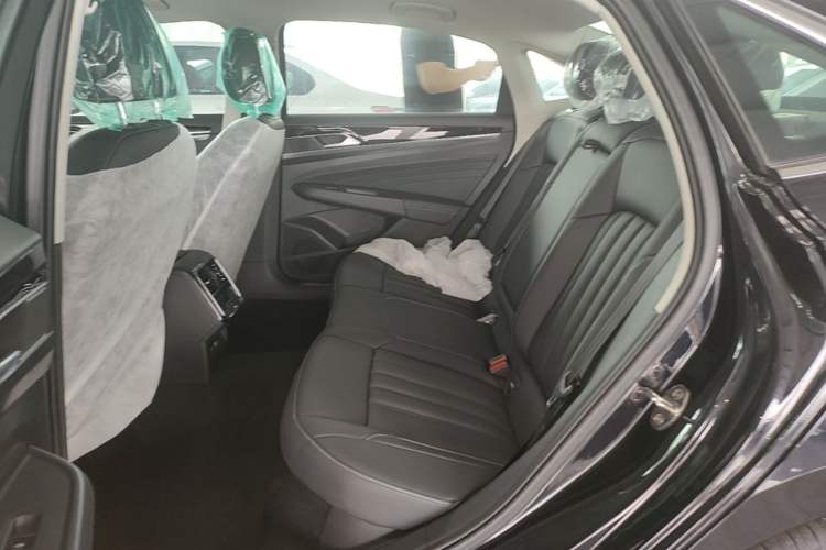 Used Volkswagen Passat New Energy 2025 430 PHEV Hybrid Business Edition Left Rear Seat