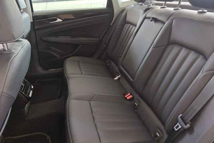 Used Volkswagen Passat New Energy 2025 430 PHEV Hybrid Business Edition Left Rear Seat