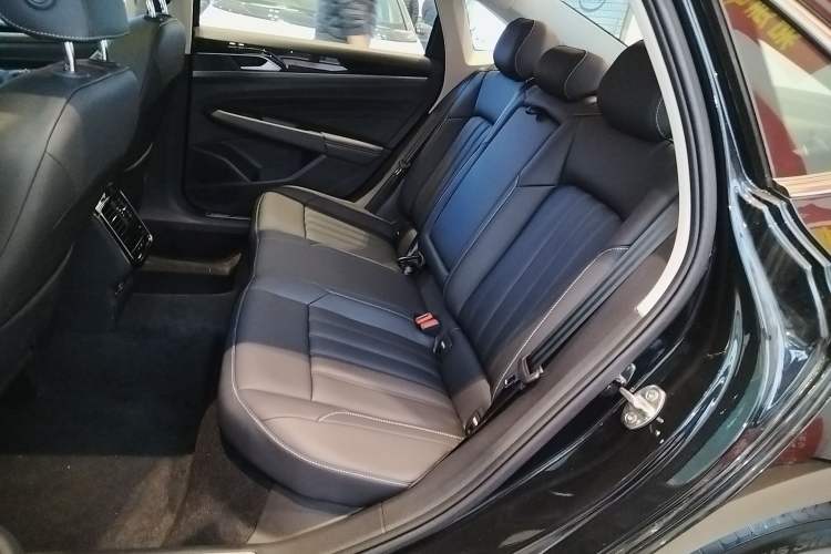Used Volkswagen Passat New Energy 2025 430 PHEV Hybrid Business Edition Left Rear Seat