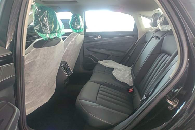 Used Volkswagen Passat New Energy 2025 430 PHEV Hybrid Business Edition Left Rear Seat