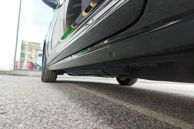 Used Volkswagen Passat New Energy 2025 430 PHEV Hybrid Business Edition Left Side Sill