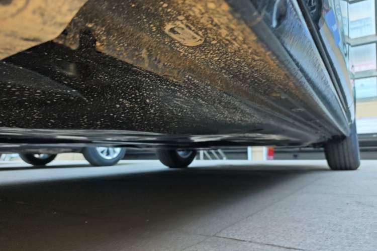 Used Volkswagen Passat New Energy 2025 430 PHEV Hybrid Business Edition Left Side Sill