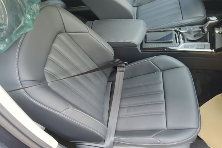 Used Volkswagen Passat New Energy 2025 430 PHEV Hybrid Business Edition Right Front Seat
