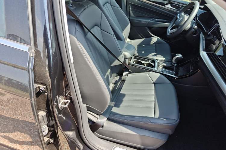 Used Volkswagen Passat New Energy 2025 430 PHEV Hybrid Business Edition Right Front Seat