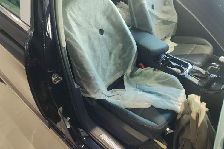 Used Volkswagen Passat New Energy 2025 430 PHEV Hybrid Business Edition Right Front Seat