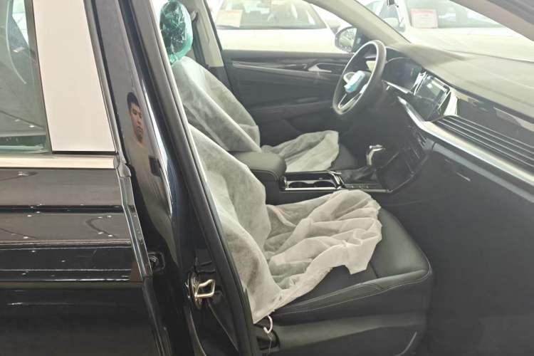 Used Volkswagen Passat New Energy 2025 430 PHEV Hybrid Business Edition Right Front Seat