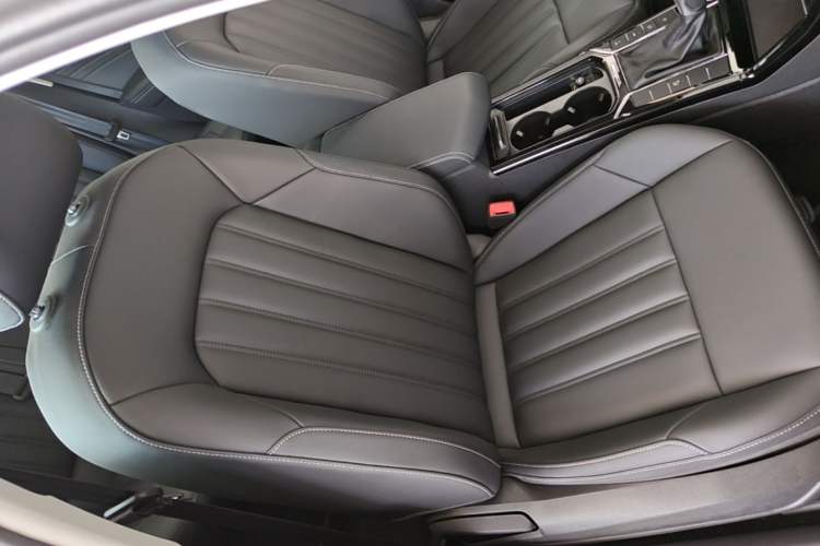 Used Volkswagen Passat New Energy 2025 430 PHEV Hybrid Business Edition Right Front Seat