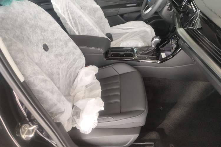 Used Volkswagen Passat New Energy 2025 430 PHEV Hybrid Business Edition Right Front Seat
