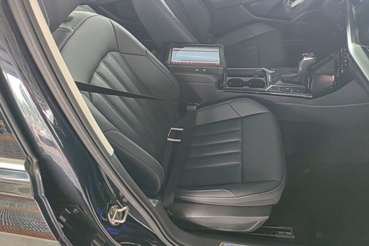 Used Volkswagen Passat New Energy 2025 430 PHEV Hybrid Business Edition Right Front Seat