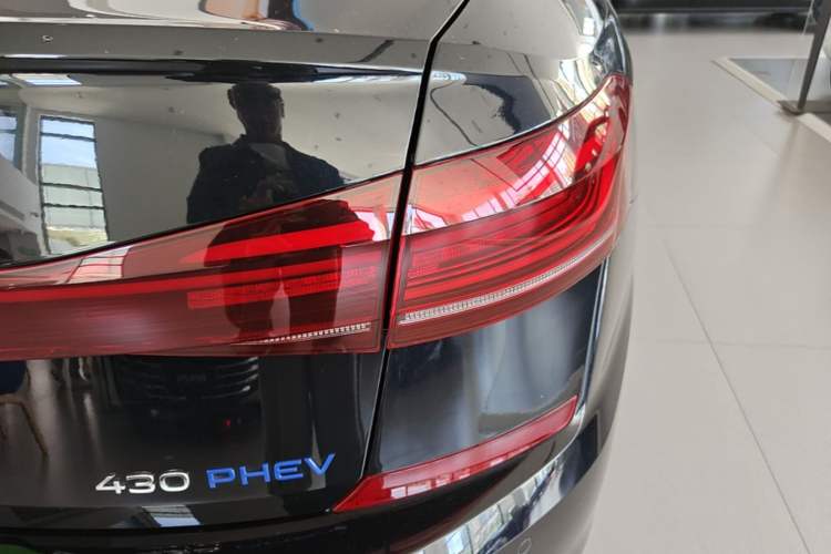 Used Volkswagen Passat New Energy 2025 430 PHEV Hybrid Business Edition Right Rear Taillight