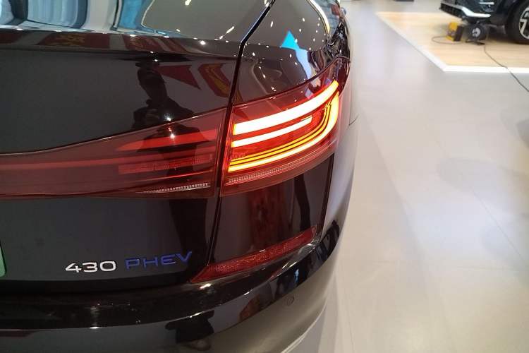 Used Volkswagen Passat New Energy 2025 430 PHEV Hybrid Business Edition Right Rear Taillight
