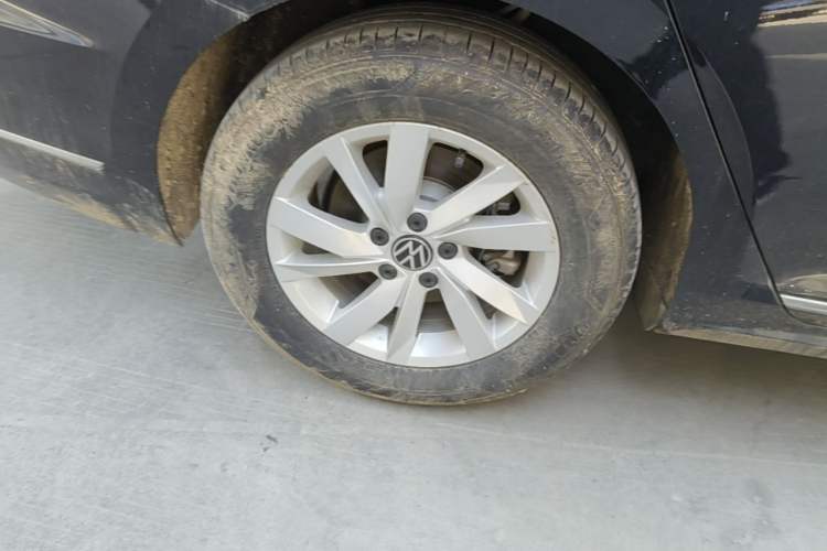 Used Volkswagen Passat New Energy 2025 430 PHEV Hybrid Business Edition Right Rear Wheel Hub