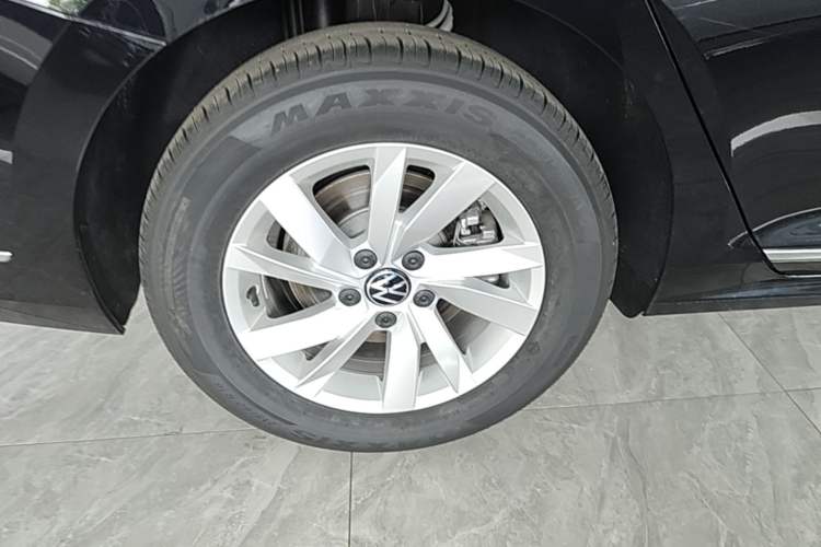 Used Volkswagen Passat New Energy 2025 430 PHEV Hybrid Business Edition Right Rear Wheel Hub