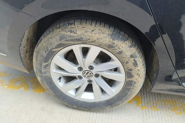 Used Volkswagen Passat New Energy 2025 430 PHEV Hybrid Business Edition Right Rear Wheel Hub