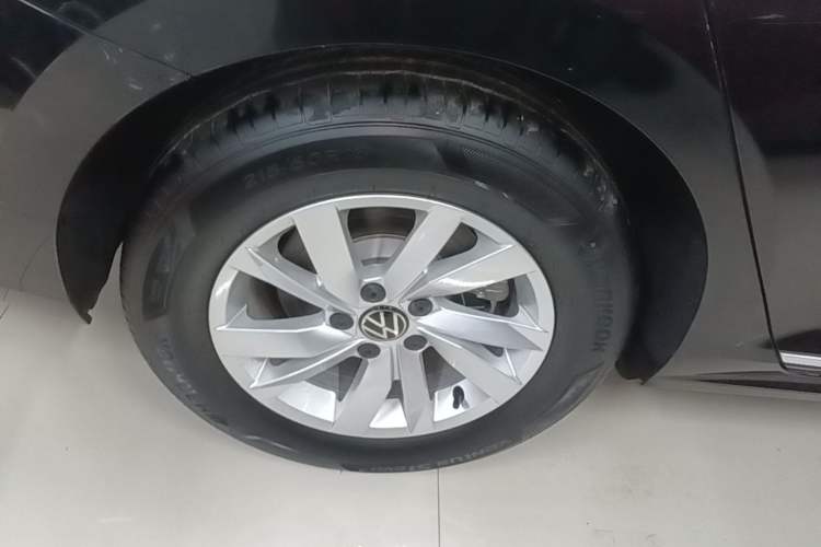 Used Volkswagen Passat New Energy 2025 430 PHEV Hybrid Business Edition Right Rear Wheel Hub