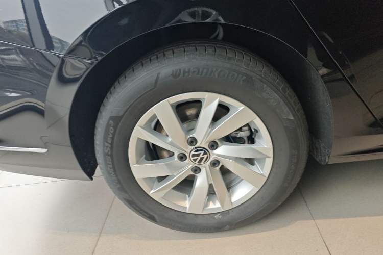 Used Volkswagen Passat New Energy 2025 430 PHEV Hybrid Business Edition Right Rear Wheel Hub