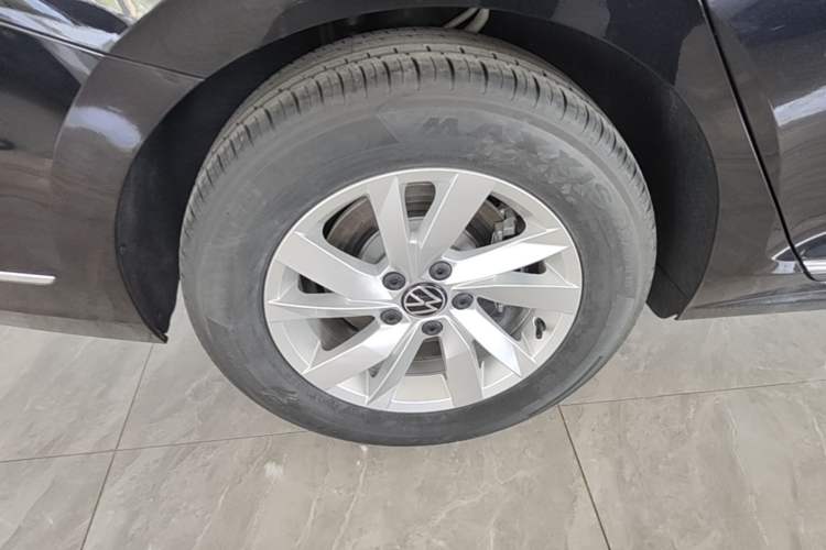 Used Volkswagen Passat New Energy 2025 430 PHEV Hybrid Business Edition Right Rear Wheel Hub