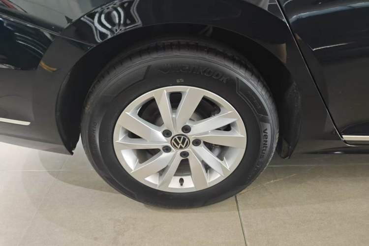 Used Volkswagen Passat New Energy 2025 430 PHEV Hybrid Business Edition Right Rear Wheel Hub